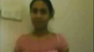 ஹாட் ப்ளாண்டி சுயஇன்பத்தில் சிக்கினார்