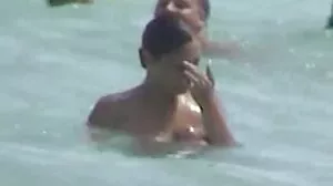 கிட்-கிரேசட் MILF க்கு பிளம்பர் இரையாகிறார்! :O