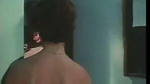 தடித்த மற்றும் இறுக்கமான லத்தினா MILF துளிகள் (???)!