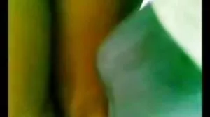 அருணாவின் கழுதையில் ஒட்டிக்கொண்டது