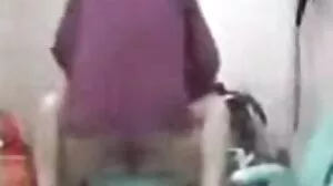 பிரிட்ஜெட் பி தன் தாயின் காதலனைத் திருடுகிறாள்