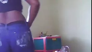 MILF ஐவியின் அண்டை வீட்டாருடன் ரஃப் செக்ஸ் சாகசம்!