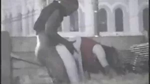 கணவன் கைம்பர்லி ரோஸை விரைவில் பிளாக்ட்ராவைப் பெற அனுப்புகிறான்