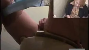 கிட்-கிரேசட் MILF க்கு பிளம்பர் இரையாகிறார்! :O
